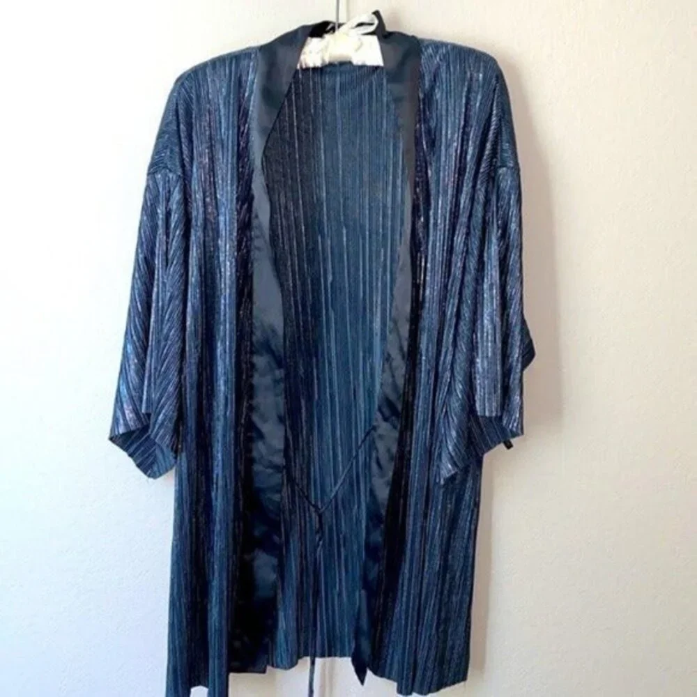 VICTORIA'S SECRET SHIMMER SHINE AND SATIN PLEAT KIMONO LINGERIE‎ ROBE XS/Small